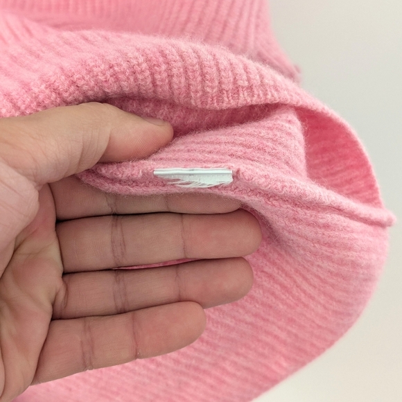 Mercer & Madison Cashmere Merino Wool Mock Neck Cropped Sweater ~ Size Small - Picture 6 of 6